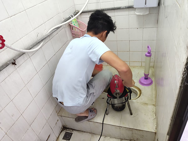 柘荣管道堵塞冒臭气 专业师傅现场解决问题